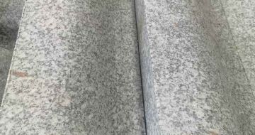 安康芙蓉白S型拉丝面路沿石