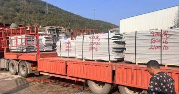 安康 芝麻灰花岗岩光面毛板出货日常