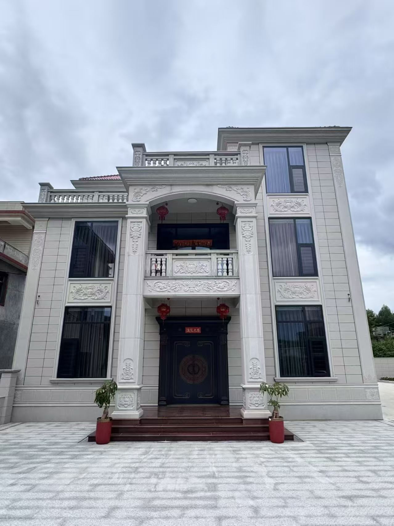 安康 芝麻白石材别墅干挂案例展示