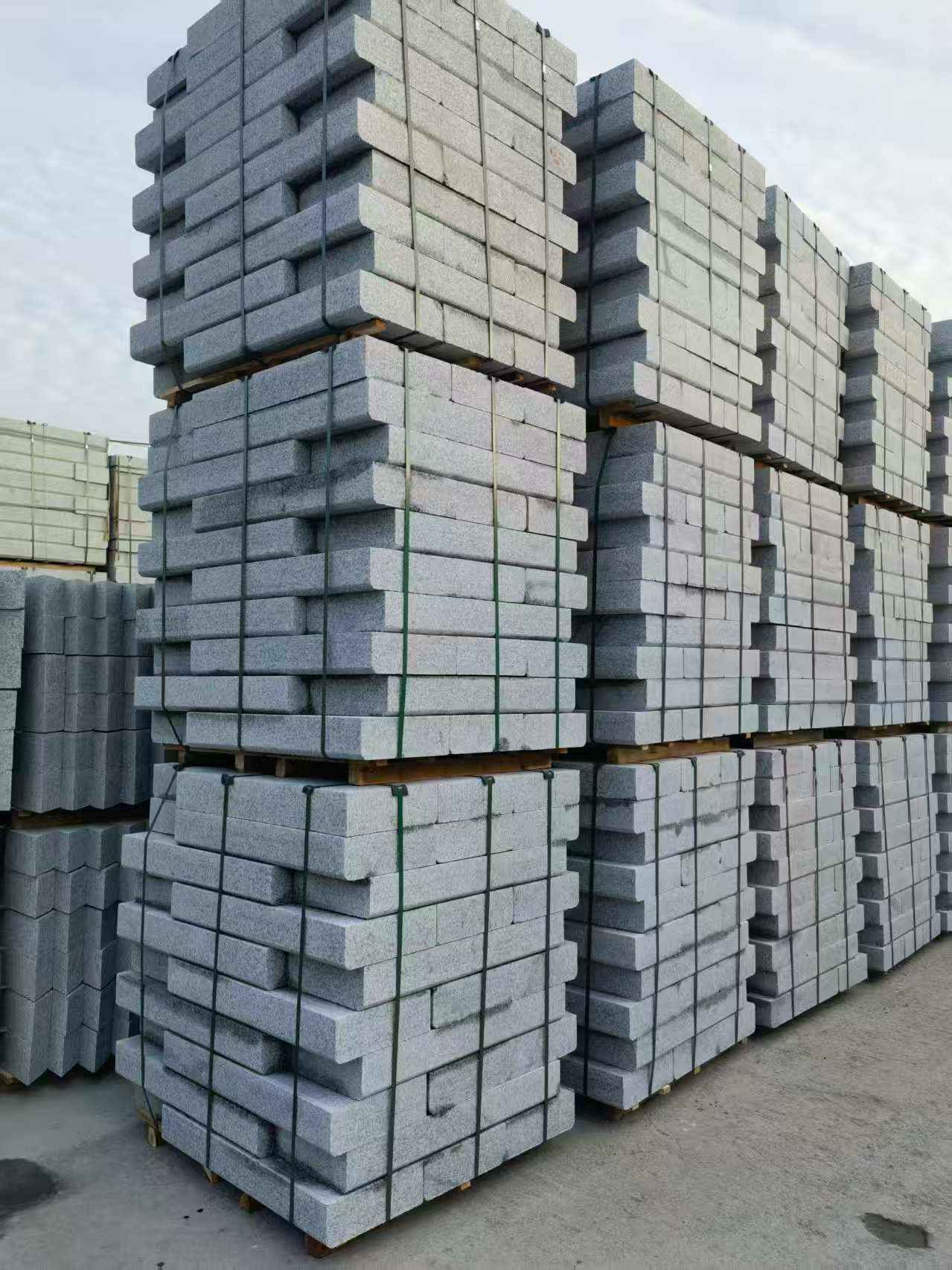 安康 路沿石（路侧石），颜色一致，尺寸标准