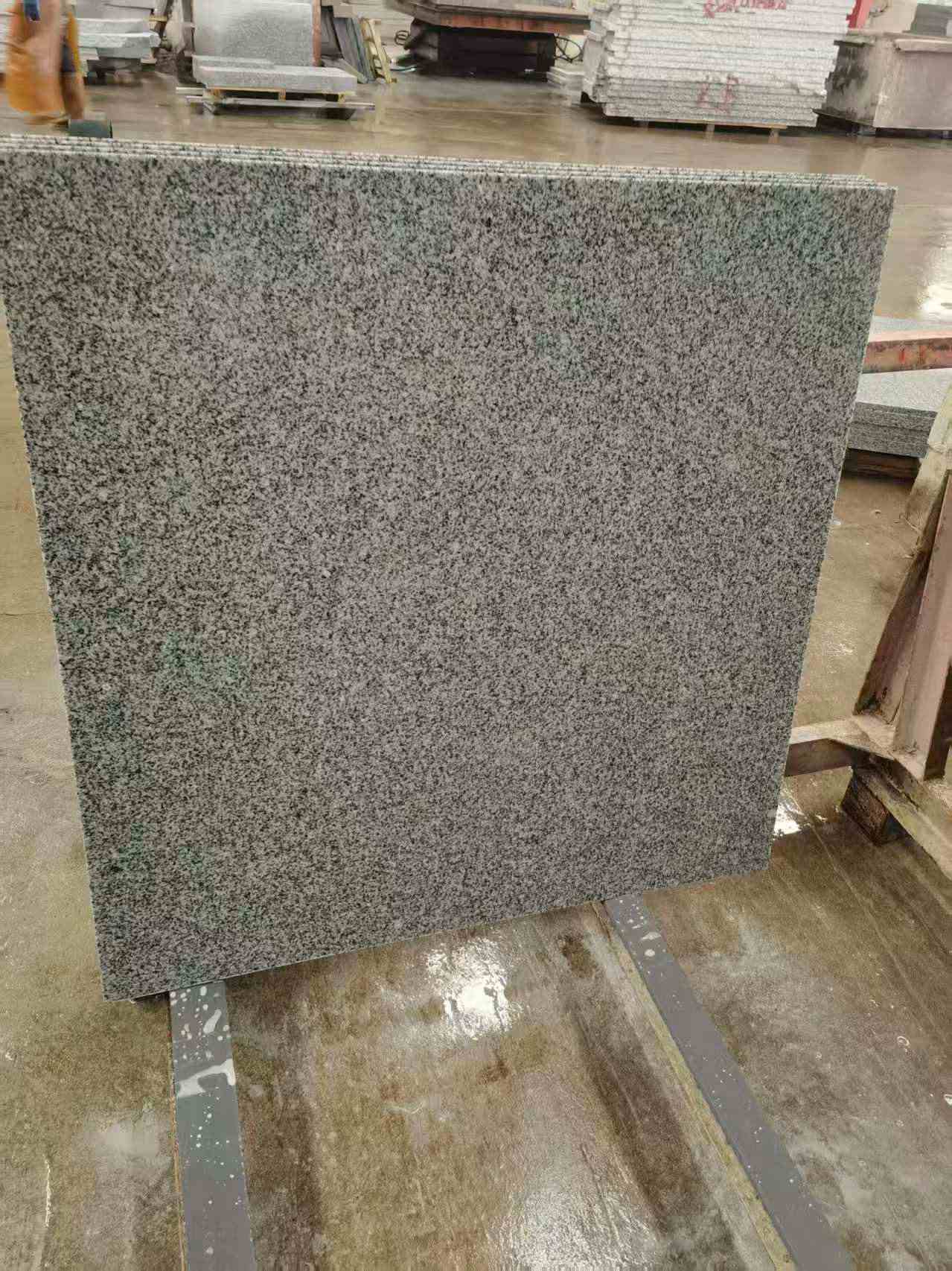 安康 芝麻白光面900*900，高地铁标准