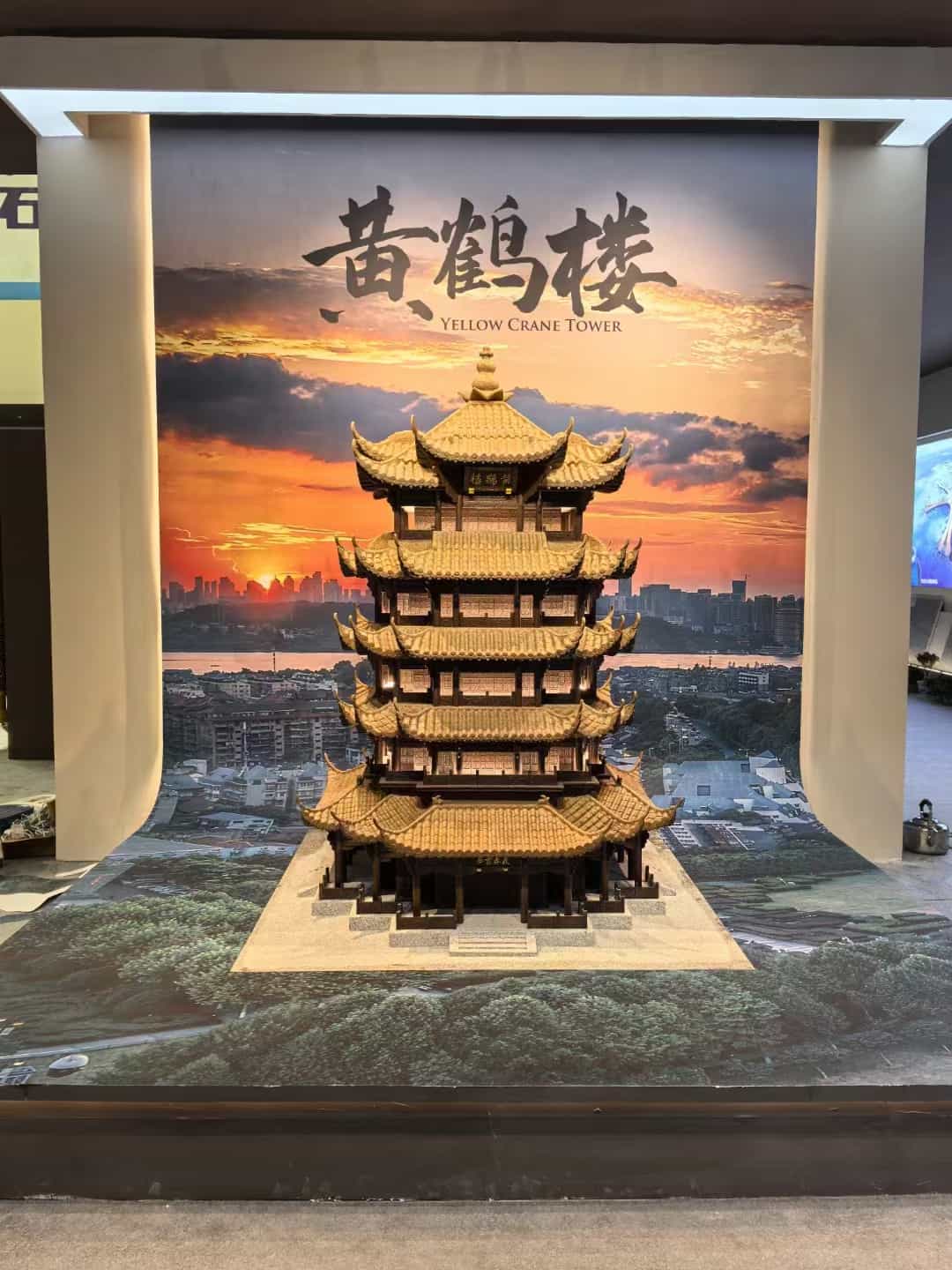 安康仿古石文创作品-黄鹤楼