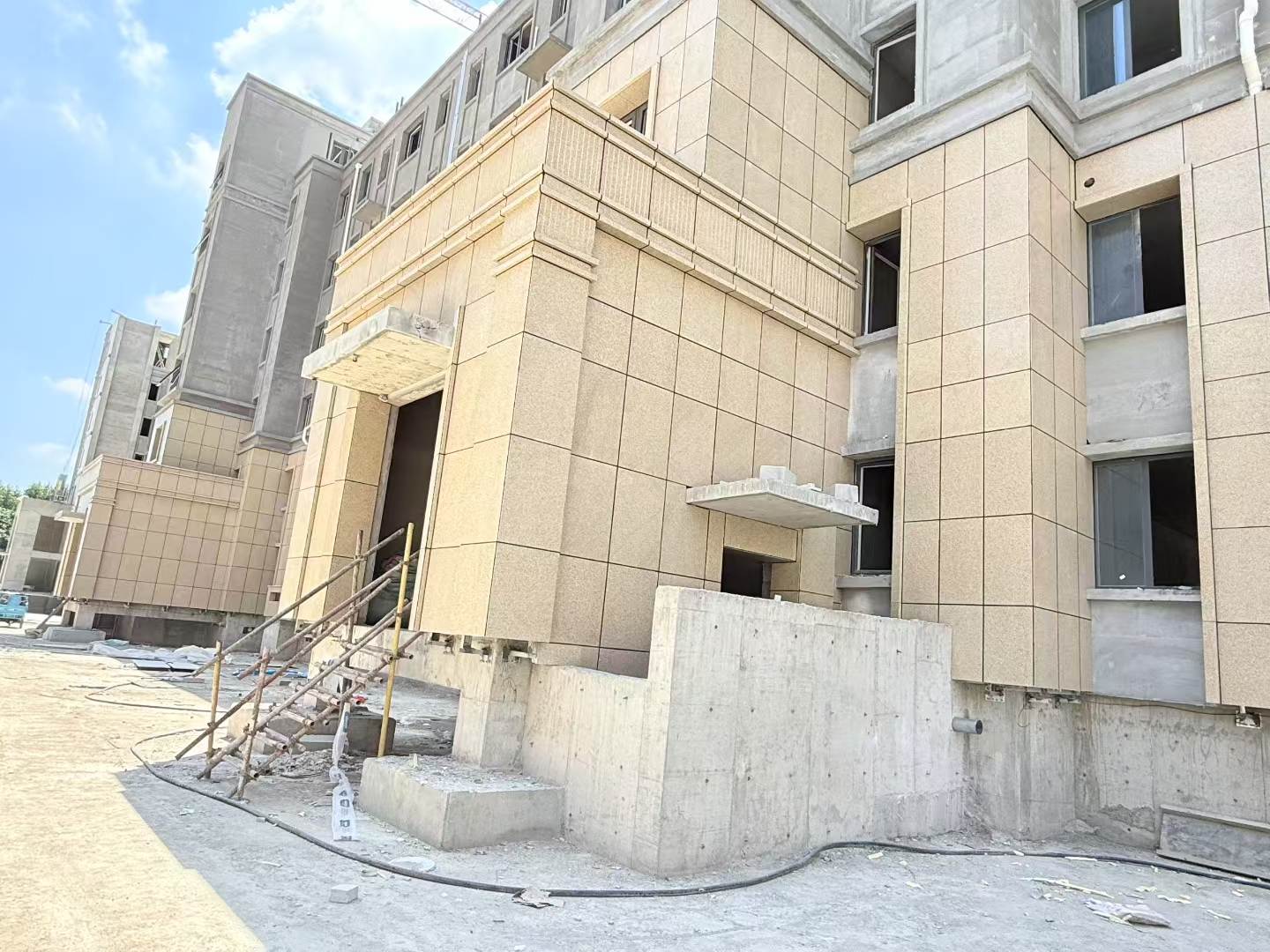 安康 黄金麻干挂，工地实拍